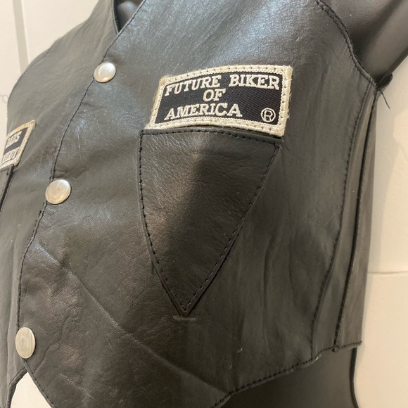 Kids vintage Leather Biker vest with (rare) Harley Davison bear on back patch - Picture 10 of 16
